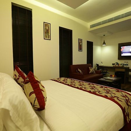 The Spin Hotel Ченнаи Экстерьер фото