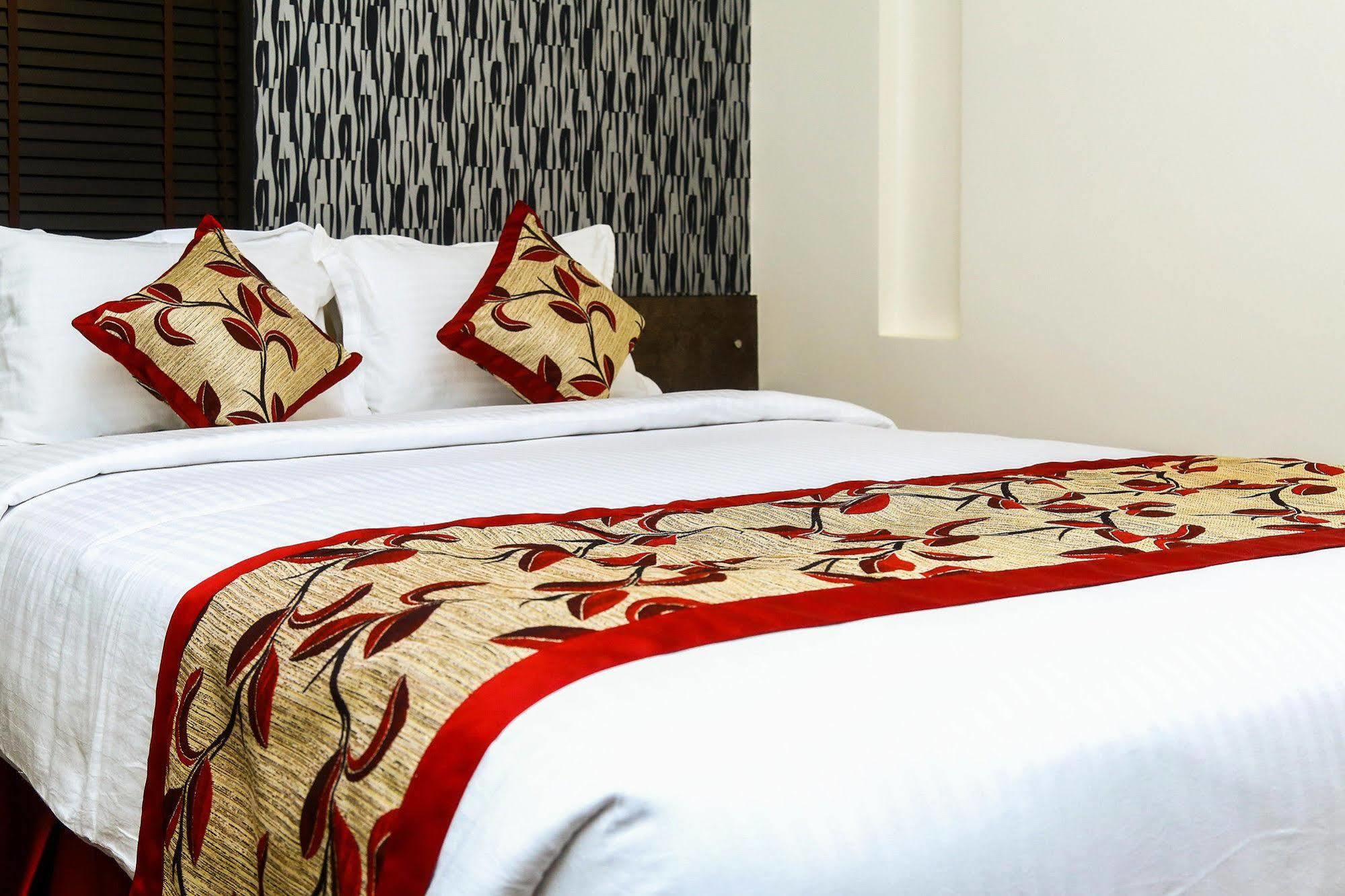 The Spin Hotel Ченнаи Экстерьер фото