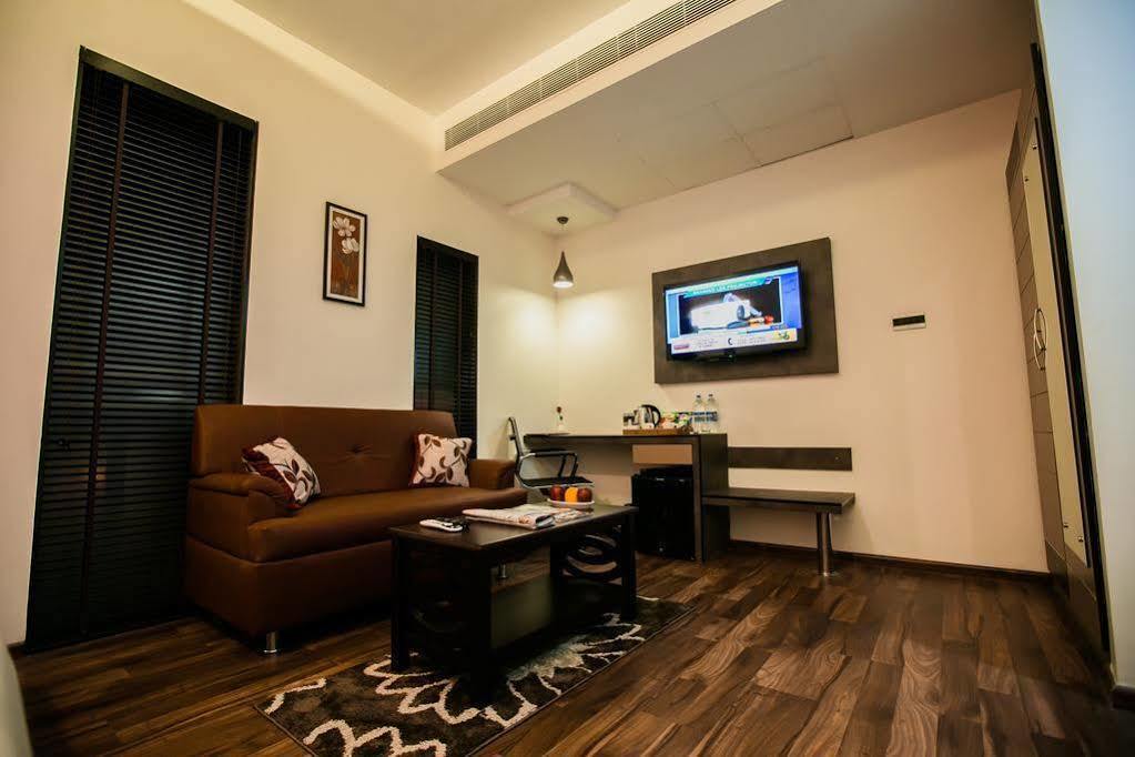The Spin Hotel Ченнаи Экстерьер фото